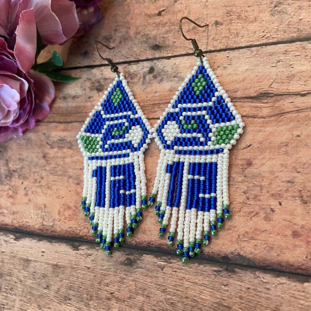 Football team beaded earring - Picture 3 of 6